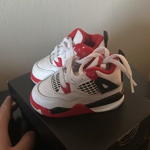 Baby jordan retro 4